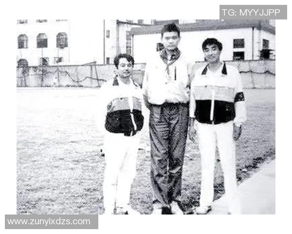 追随姚明的足迹探索篮球之路成就梦想与荣耀的旅程